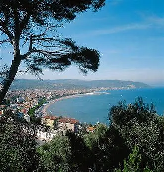 Hotel Royal Esplanade 3*