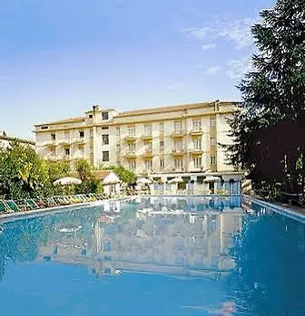 Royal Esplanade Hotel 3*